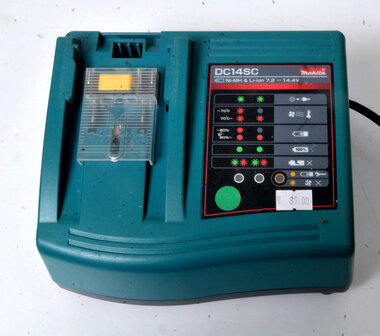 Makita lader DC14SC  voor schuifaccu'S  Ni cad en Ni MH